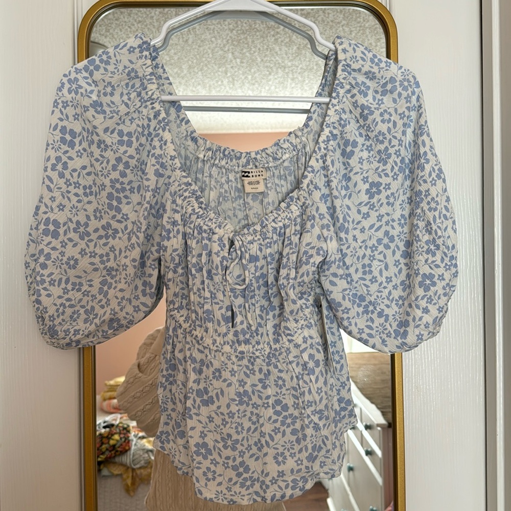 Billabong blouse size small new with tags